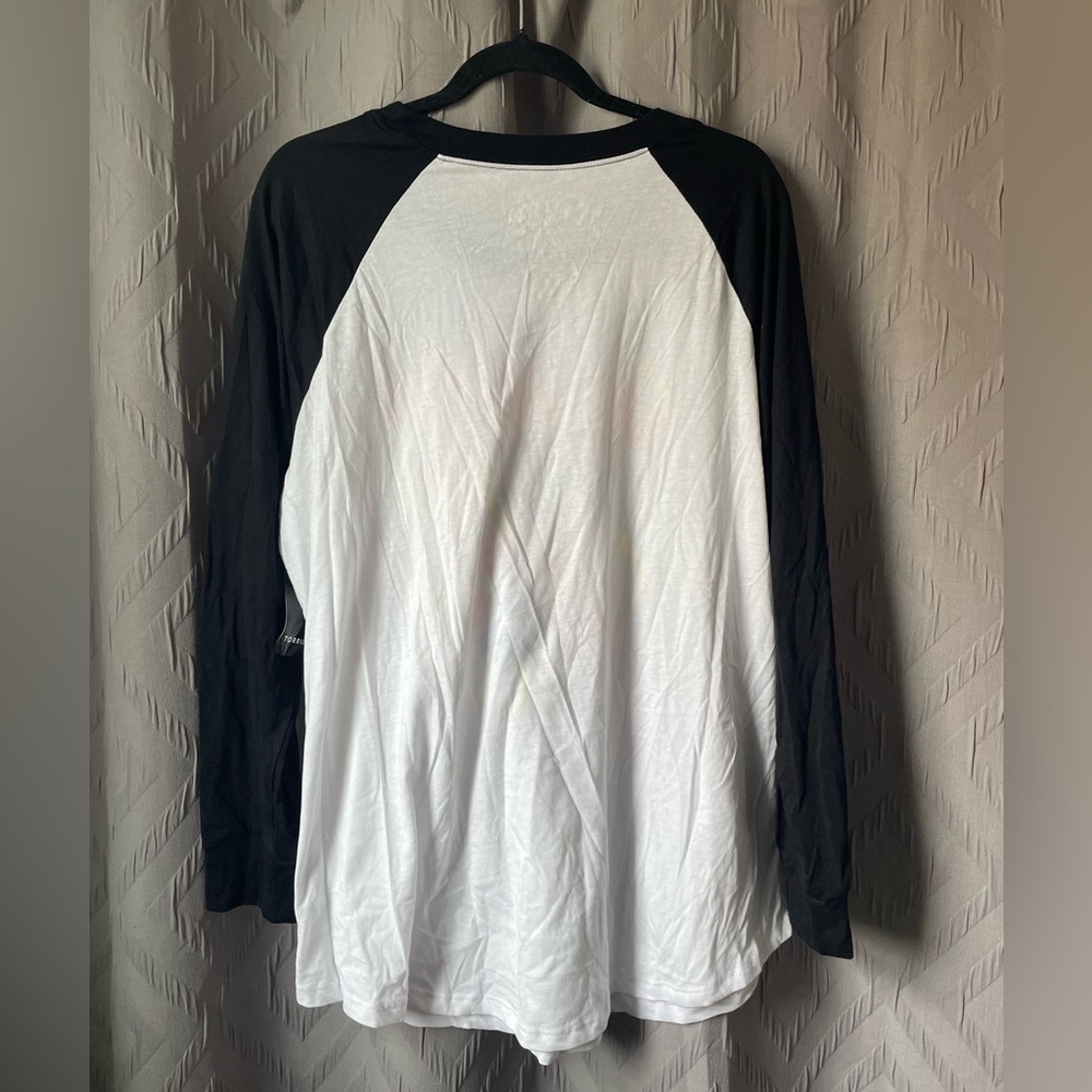 Torrid Black and White Raglan Tee - Picture 3 of 3